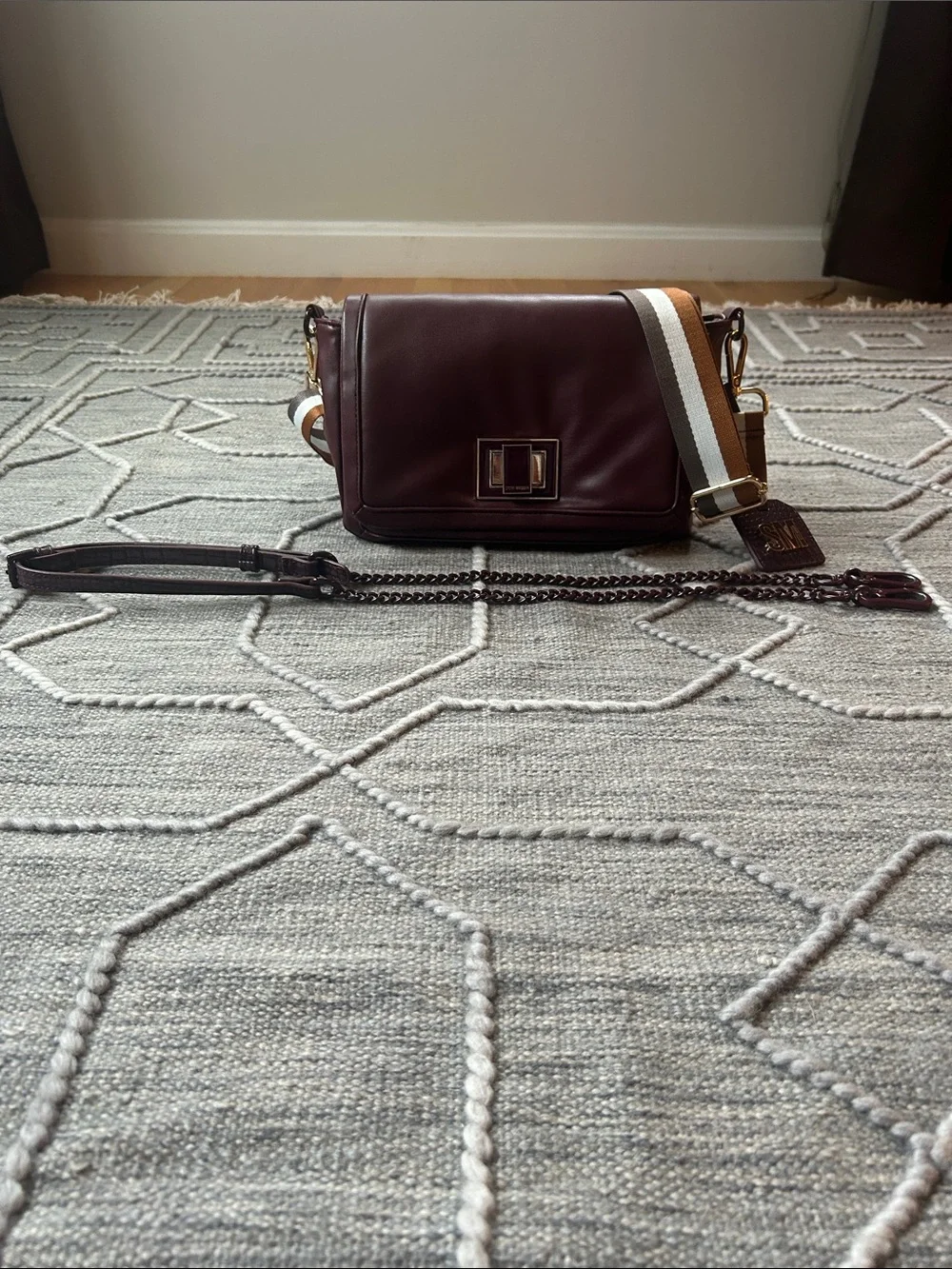 Steve Madden Burgundy Vegan Leather Crossbody/Shoulder Bag w 2 Removable Straps